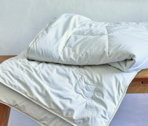 Gruene_Erde_Ganzjahresdecke_Alpaka_Mood_01