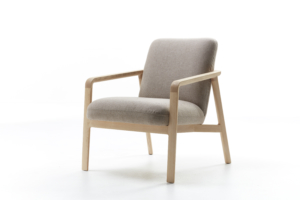 Gruene_Erde Fauteuil_Ketil_Esche_Freisteller1