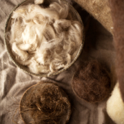 Gruene_Erde_Himmlische_Wolke_Premium_Naturfasern